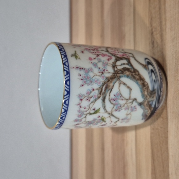 HOLIDAY SALE apanese Porcelain Sake Tea Cups (3) - Picture 4 of 5